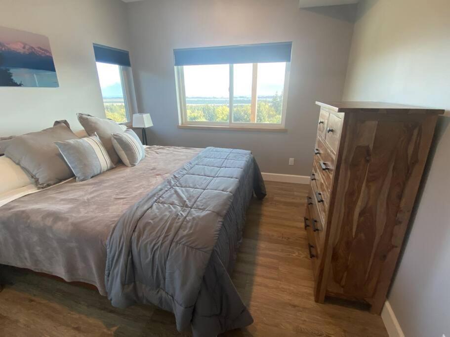 Apartment, Walkout Basement, Homer, Views!