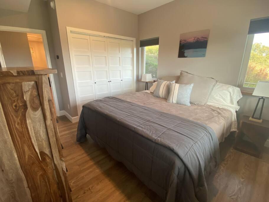 Apartment, Walkout Basement, Homer, Views! *
